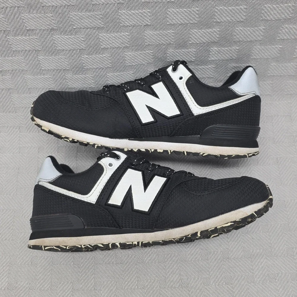 New Balance Shoes Boys Size 4 Black 574 Sneaker Lightweight Casual GC574WMM2